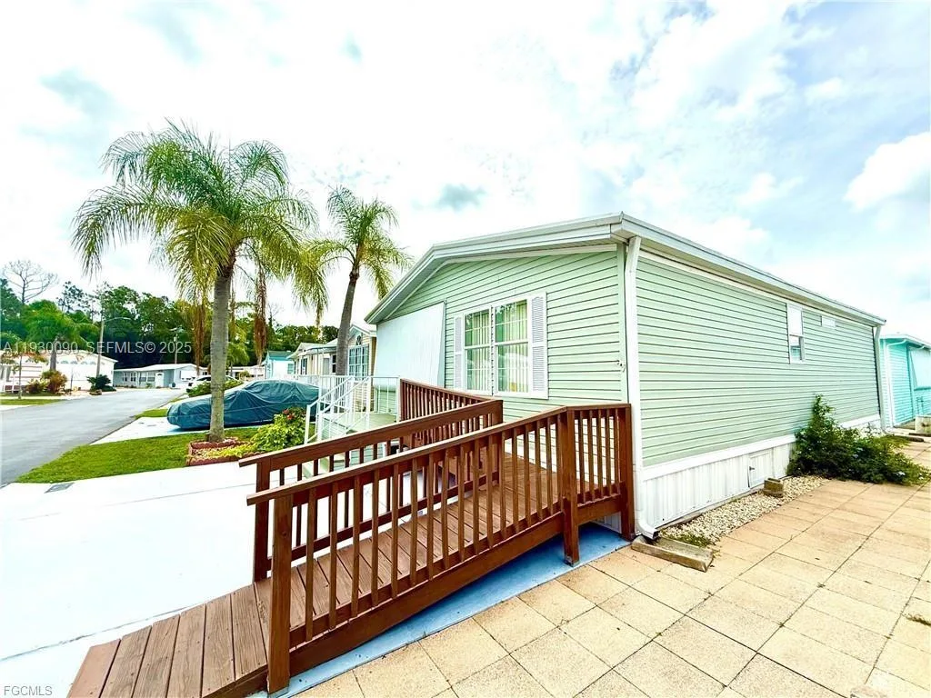 120 Caravan CIR, Other City - In The State Of Florida, FL 33903 photo 2