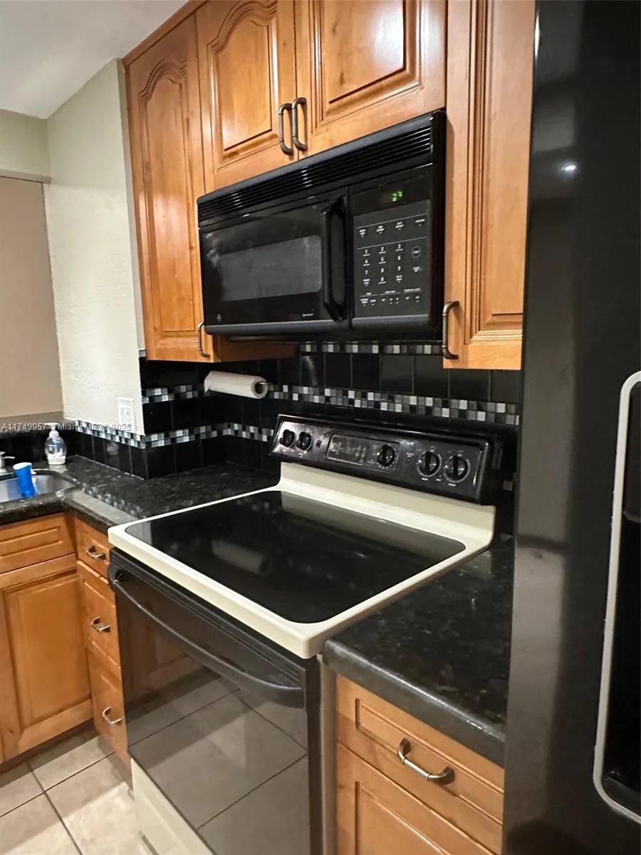 1965 S Ocean Dr # 11J, Hallandale Beach, FL 33009 photo 9