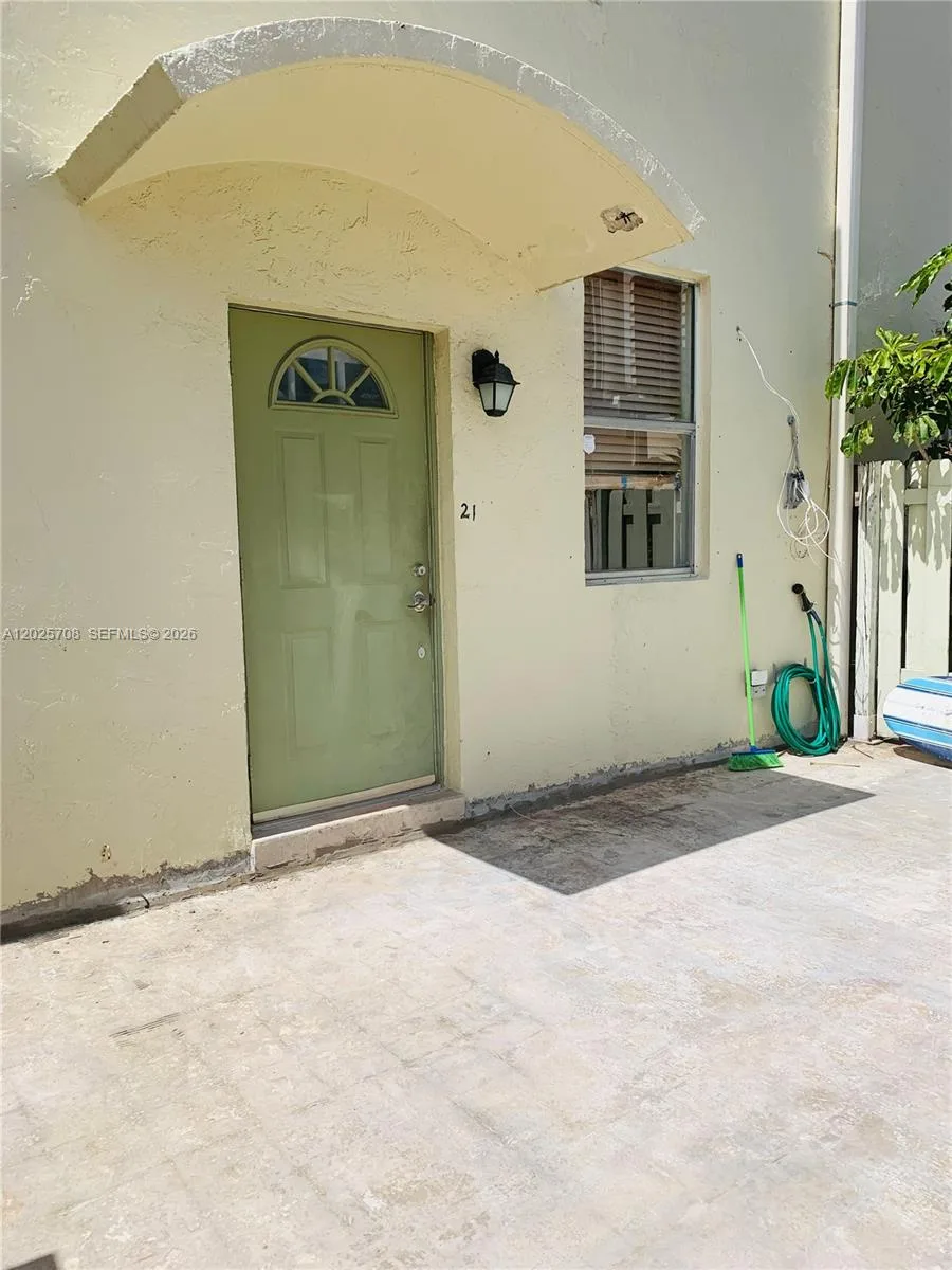1651 NE 115th St # 21C, Miami, FL 33181