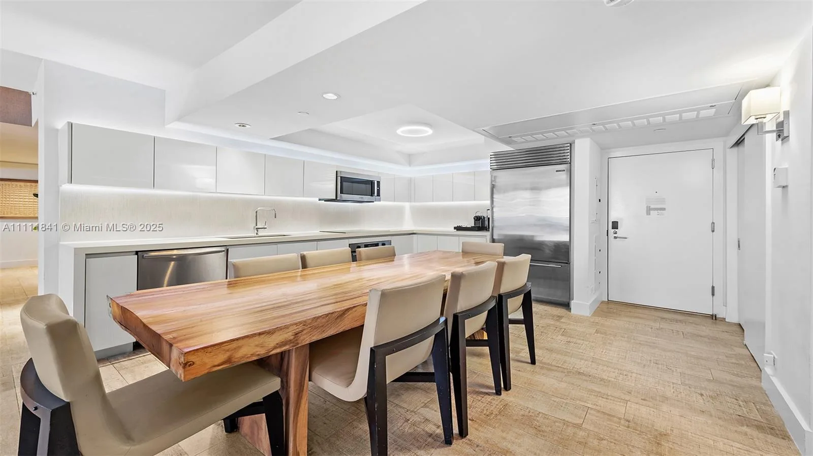 102 24th St # 904, Miami Beach, FL 33139 photo 4