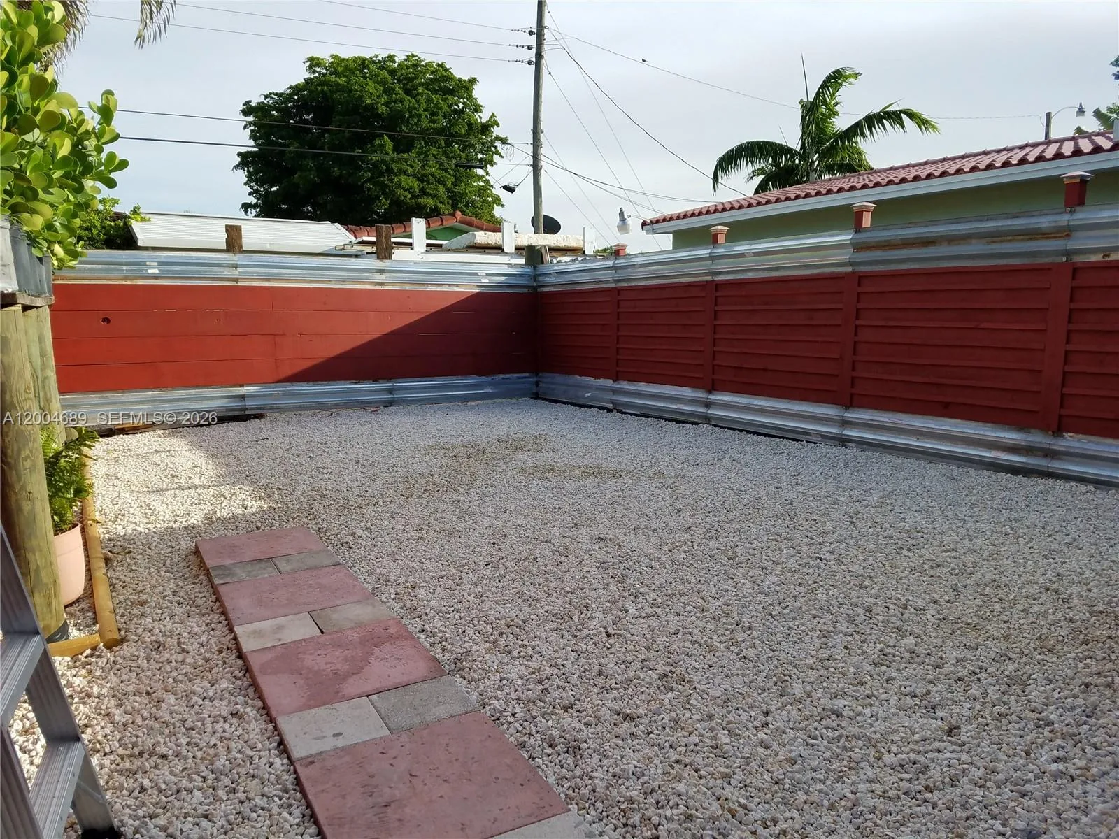Listing photo 13