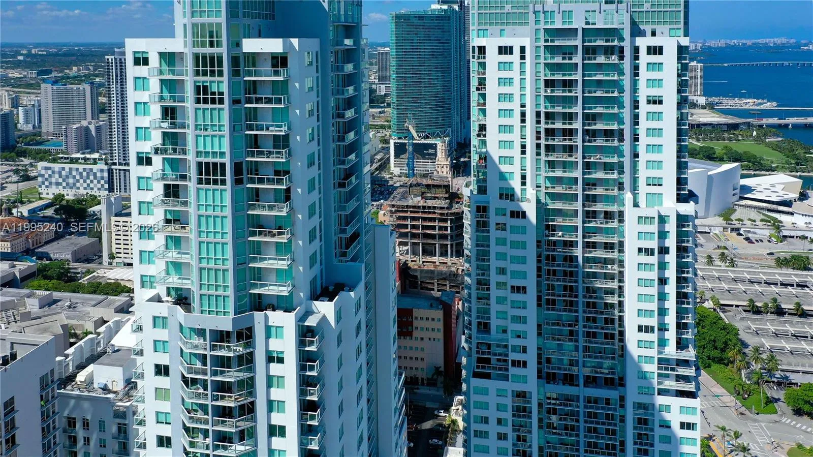 253 NE 2nd St # 3509, Miami, FL 33132 photo 12