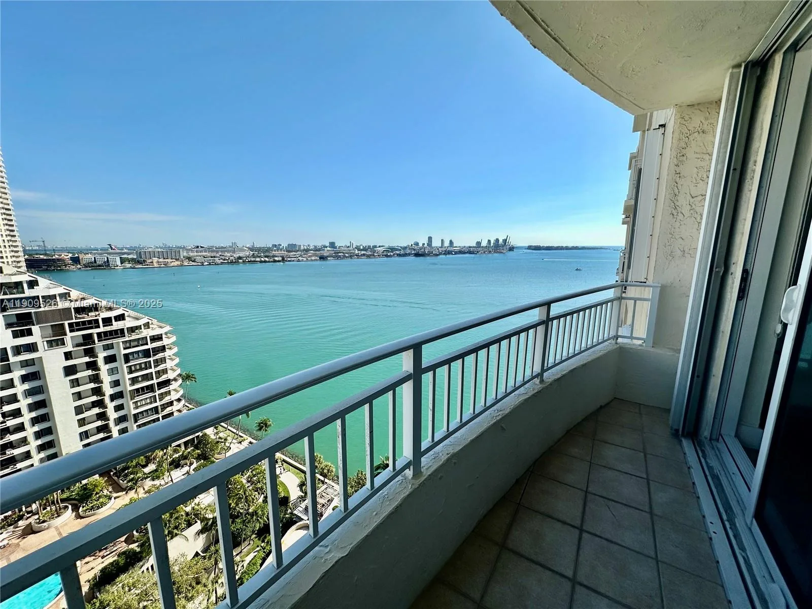 770 Claughton Island Dr # PH-9, Miami, FL 33131 photo 2