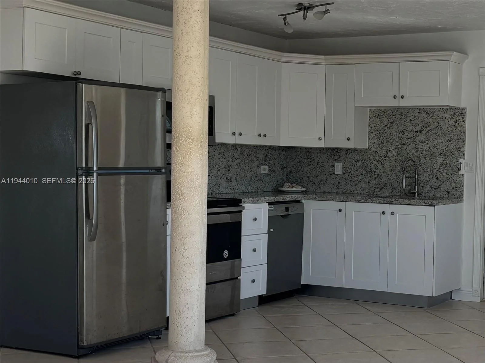235 Anne Bonny Dr # N/A, Key Largo, FL 33037 photo 8
