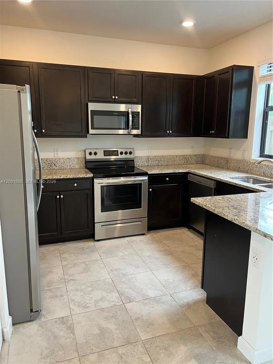 20578 NE 2nd Ct, Miami, FL 33179
