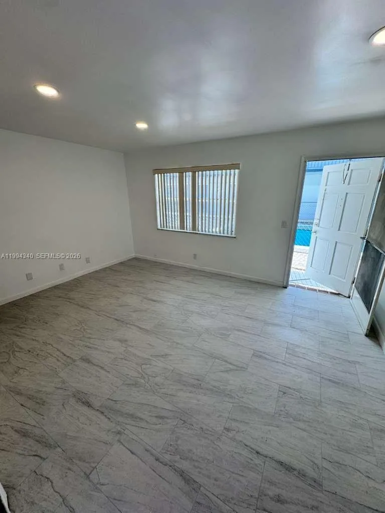 30 SE 4th Ave # 109, Hallandale Beach, FL 33009 photo 10