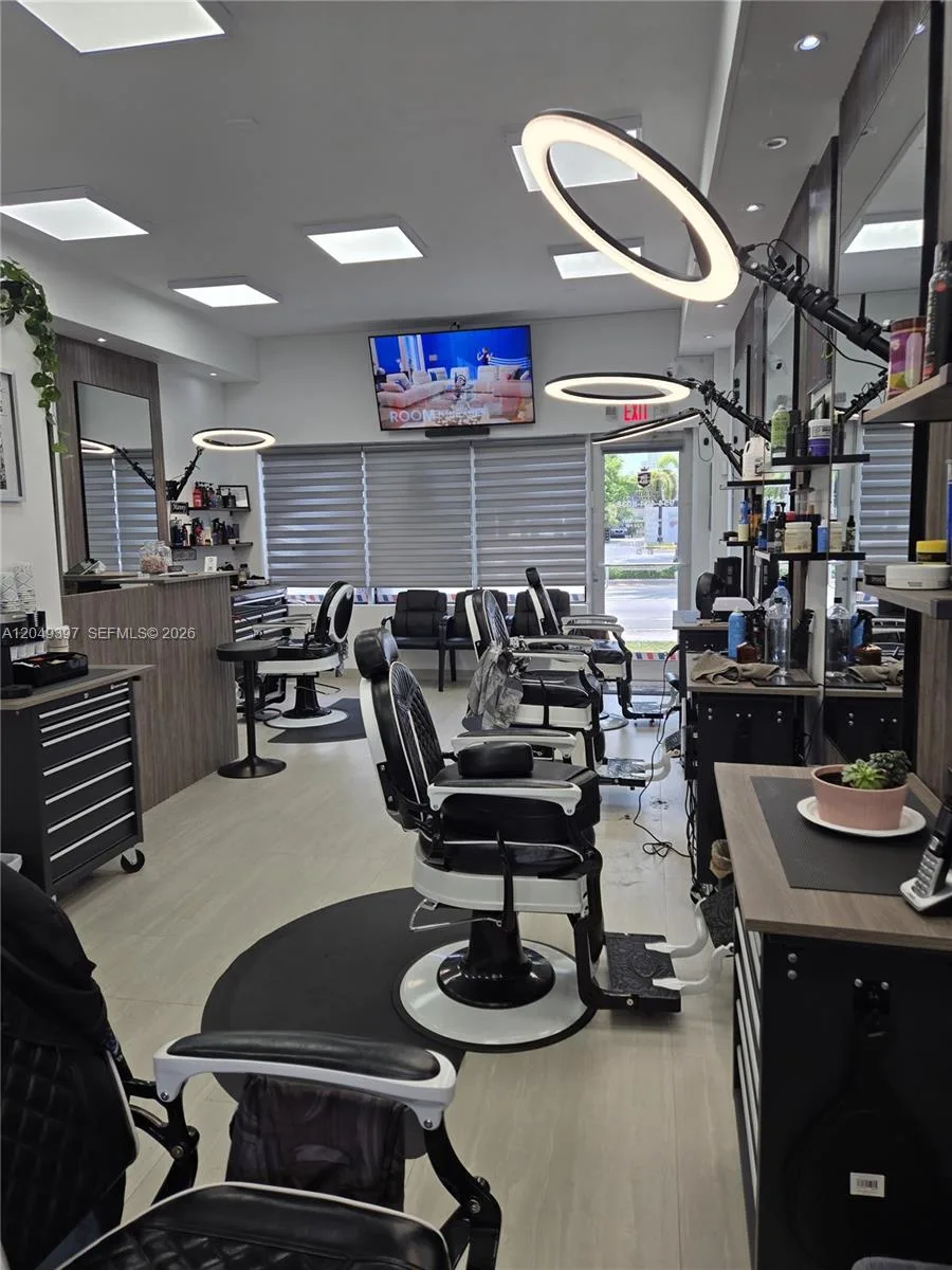 218 N Federal Highway, Hallandale Beach, FL 33009 photo 2