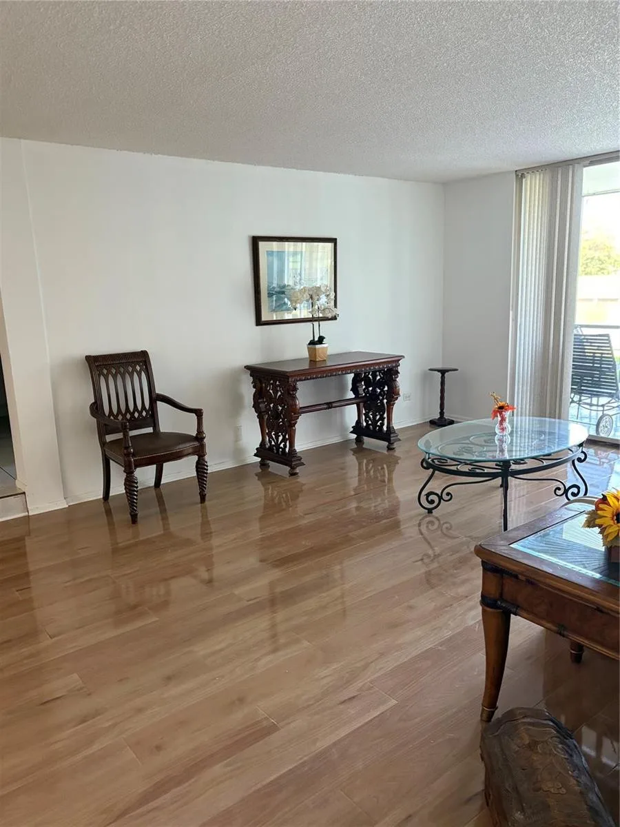 3750 INVERRARY Drive # 1W, Lauderhill, FL 33319