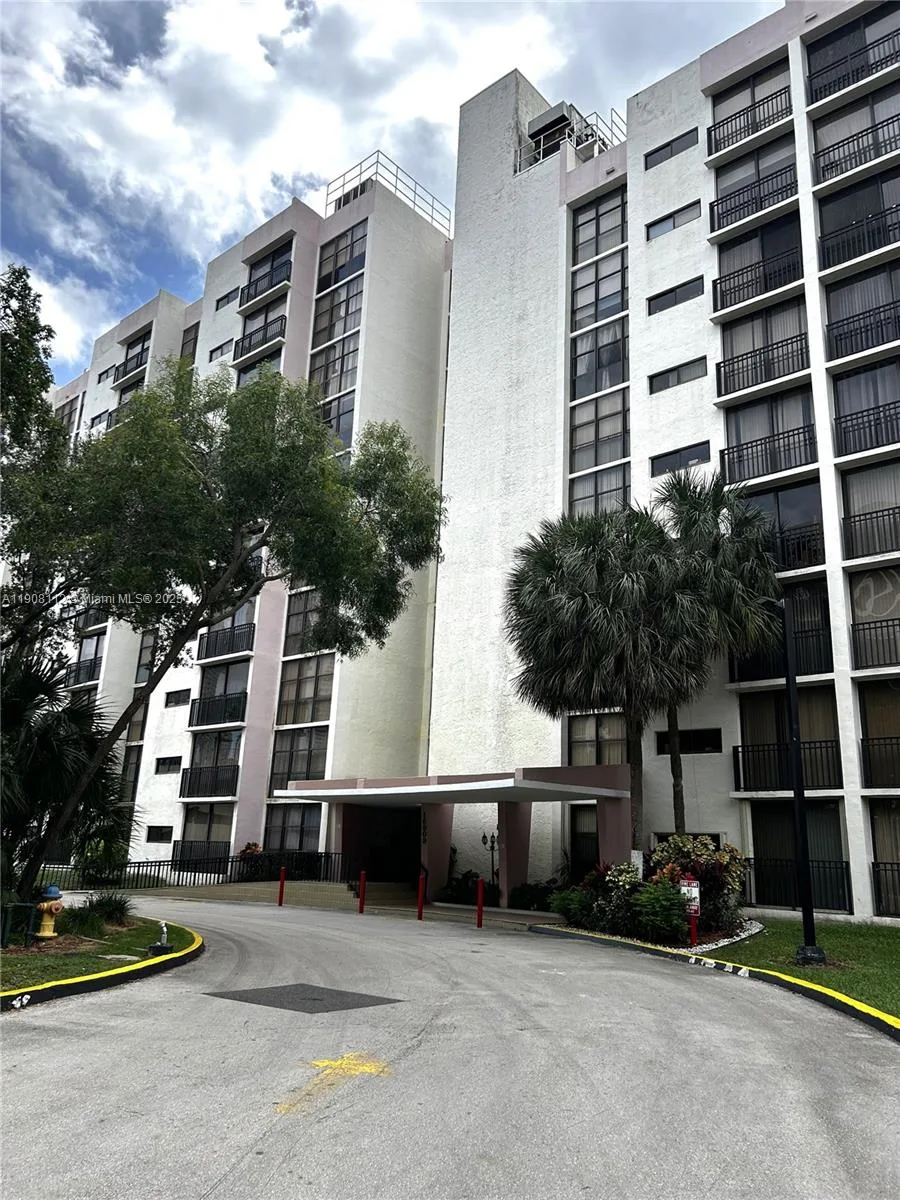 16909 N Bay Rd # 103, Sunny Isles Beach, FL 33160 photo 3