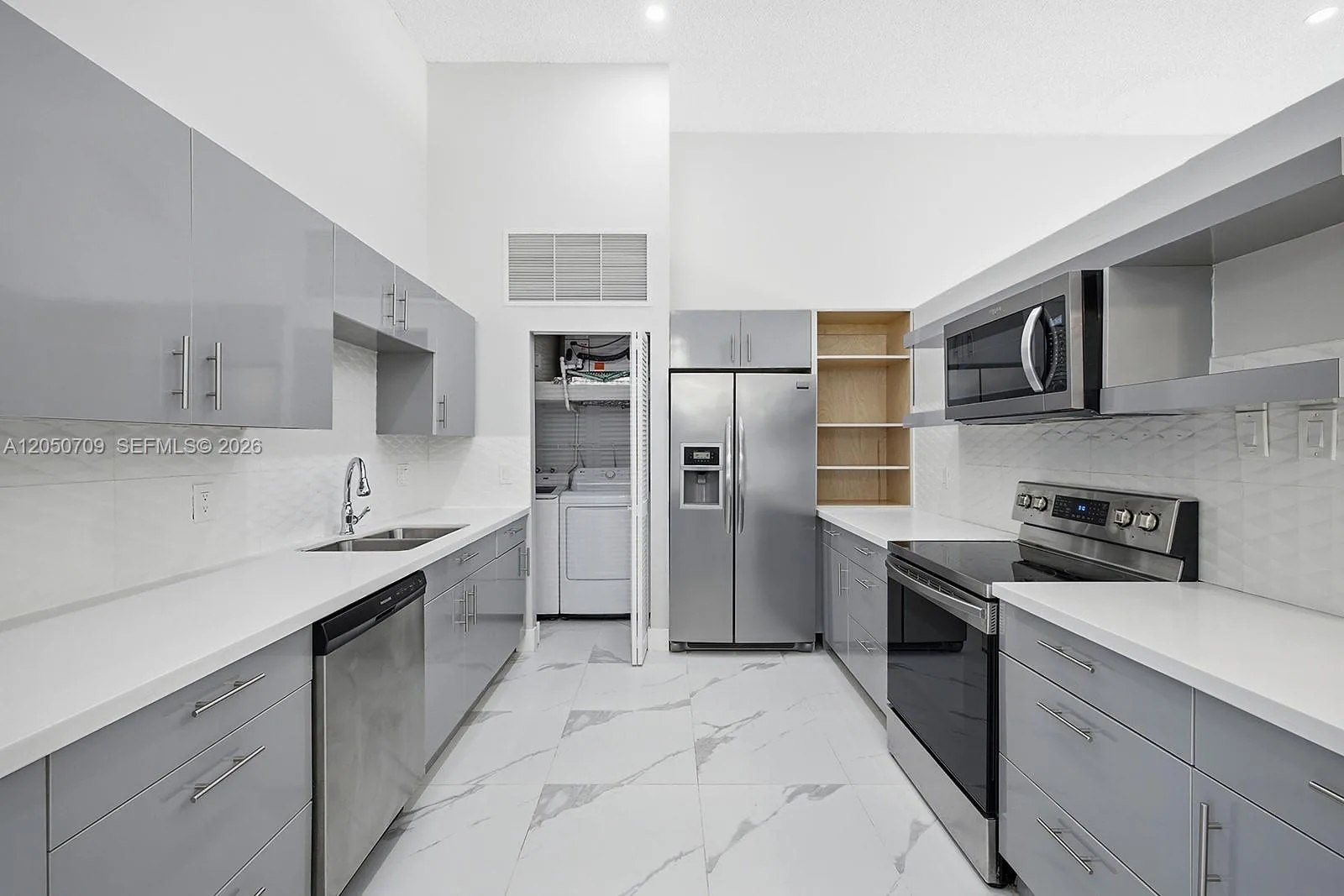 605 Leslie Dr, Hallandale Beach, FL 33009 photo 4