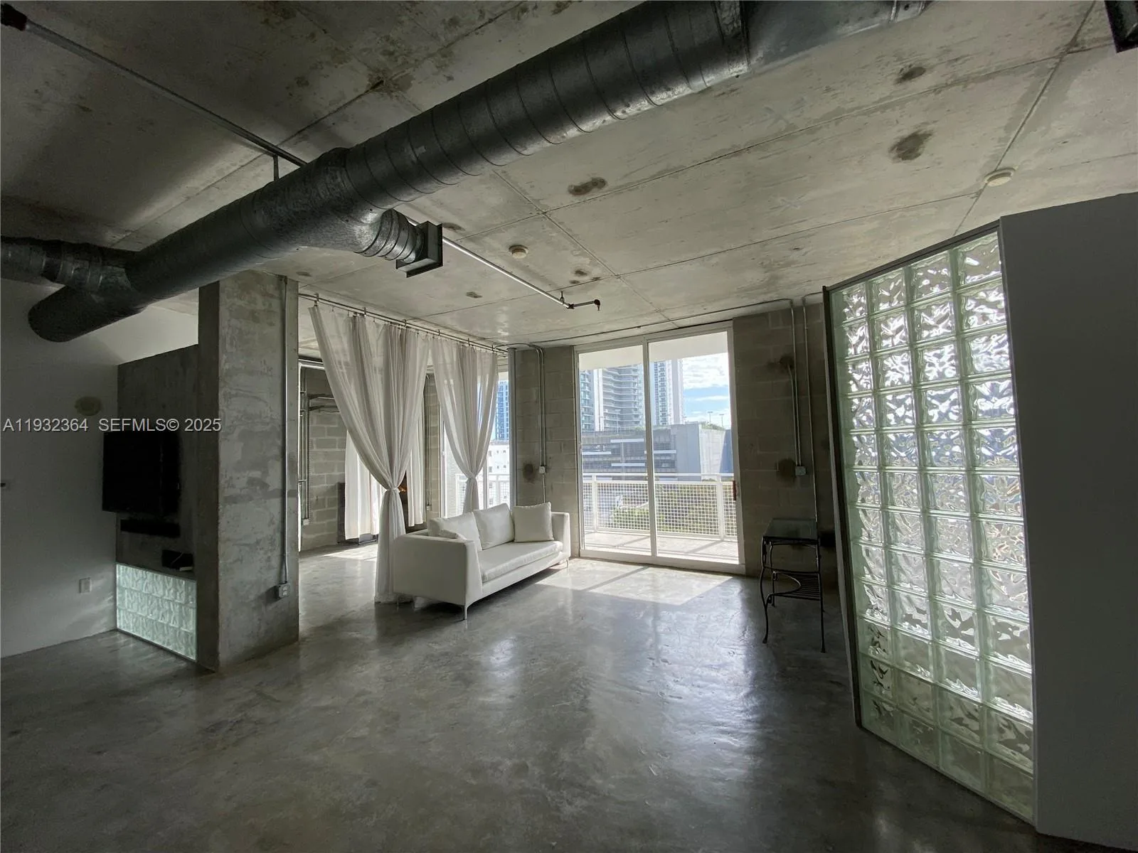 444 NE 30th St # 702, Miami, FL 33137