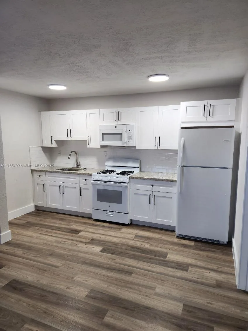 25 W 6th St # 25, Hialeah, FL 33010 photo 4