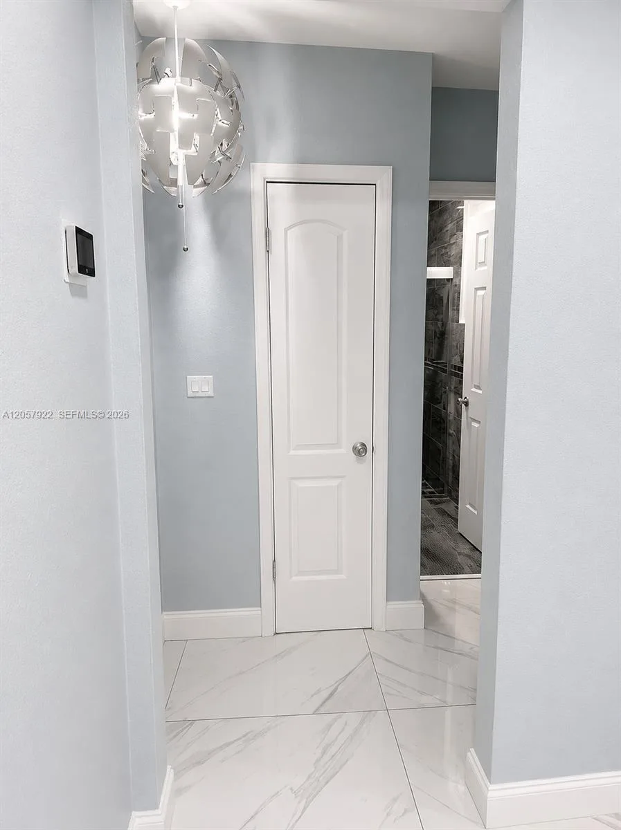 552 NE 161st St, Miami, FL 33162 photo 11