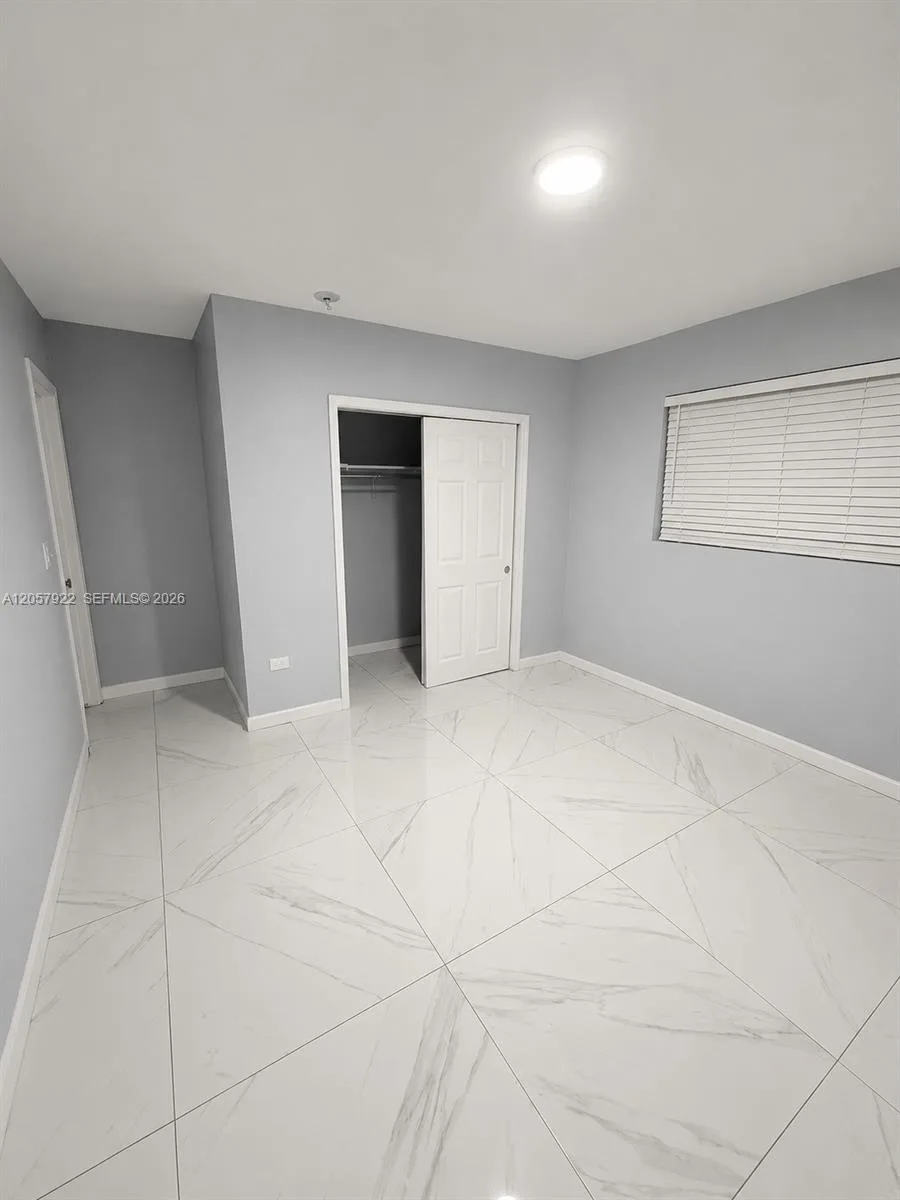 552 NE 161st St, Miami, FL 33162 photo 12