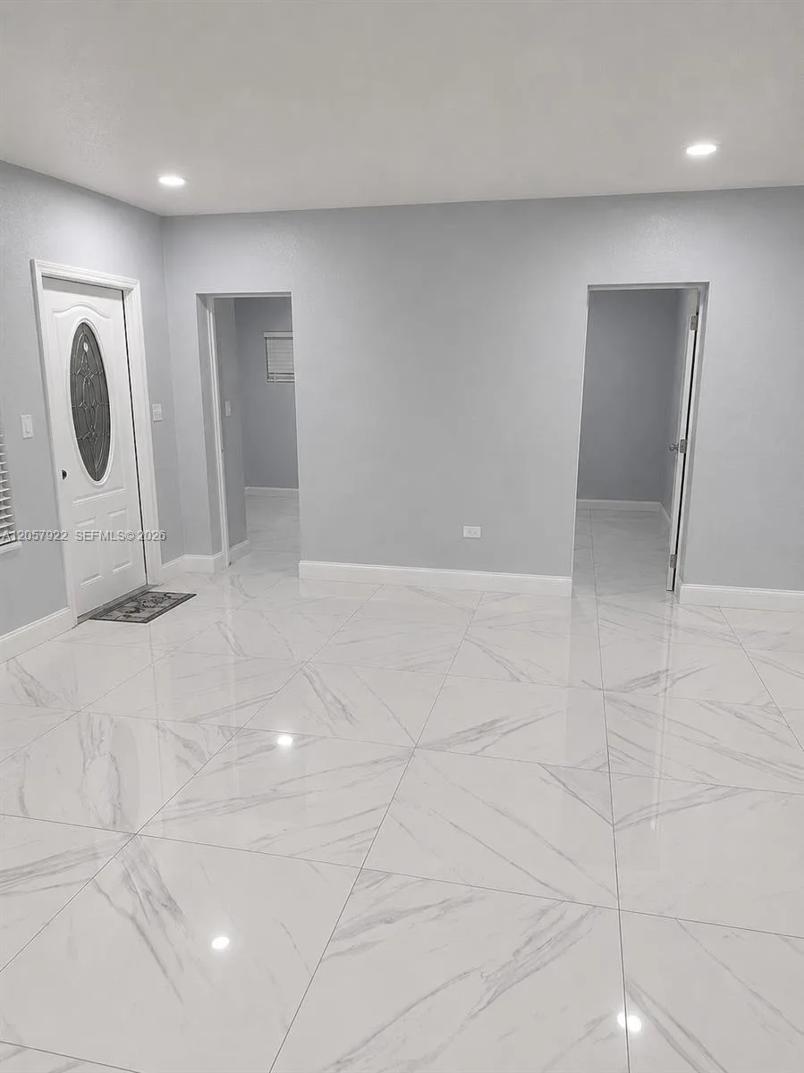 552 NE 161st St, Miami, FL 33162 photo 7