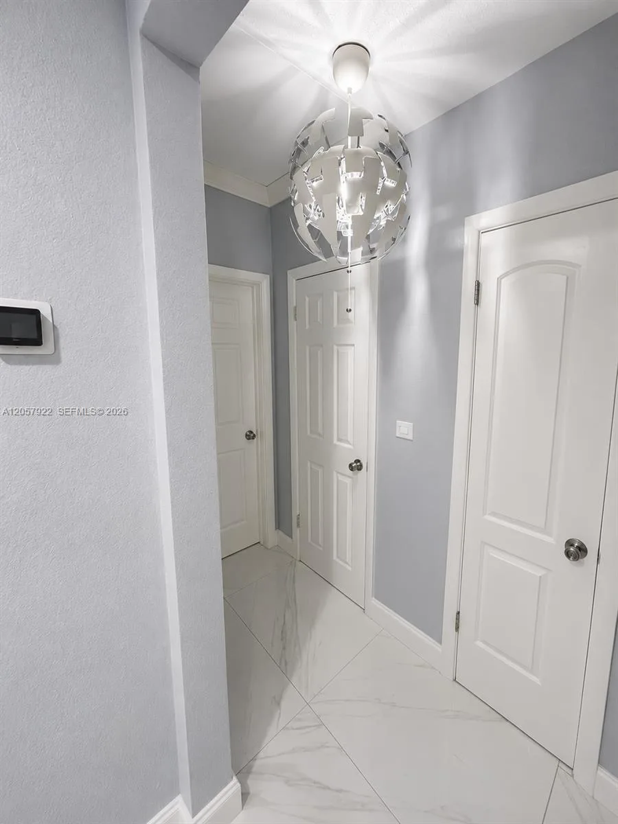 552 NE 161st St, Miami, FL 33162 photo 8