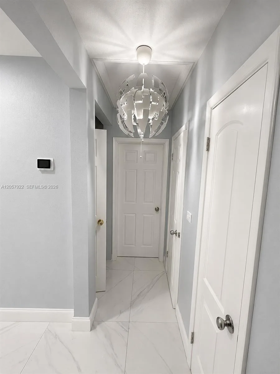 552 NE 161st St, Miami, FL 33162 photo 9