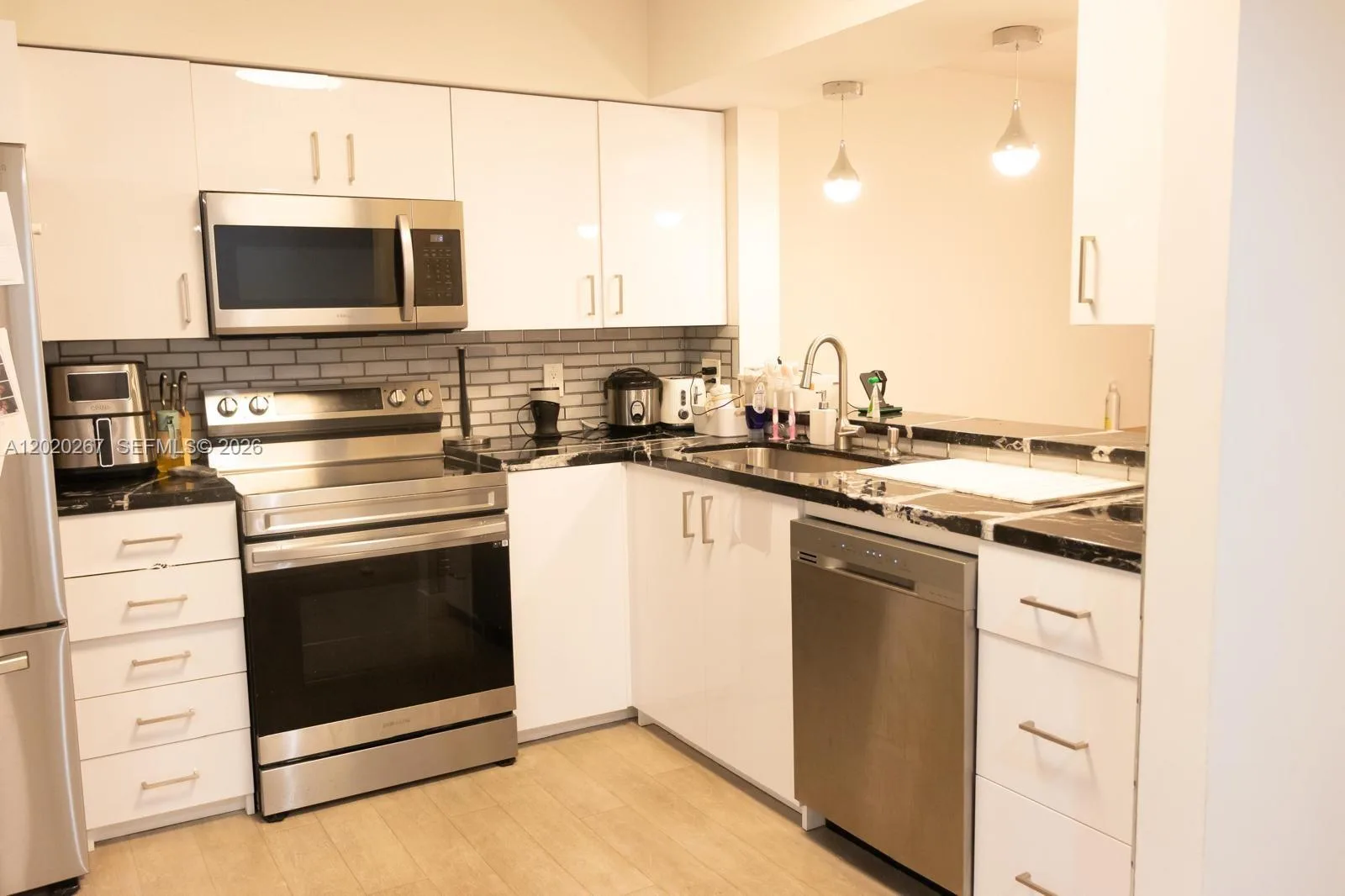 2200 S Cypress Bend Dr # 204, Pompano Beach, FL 33069