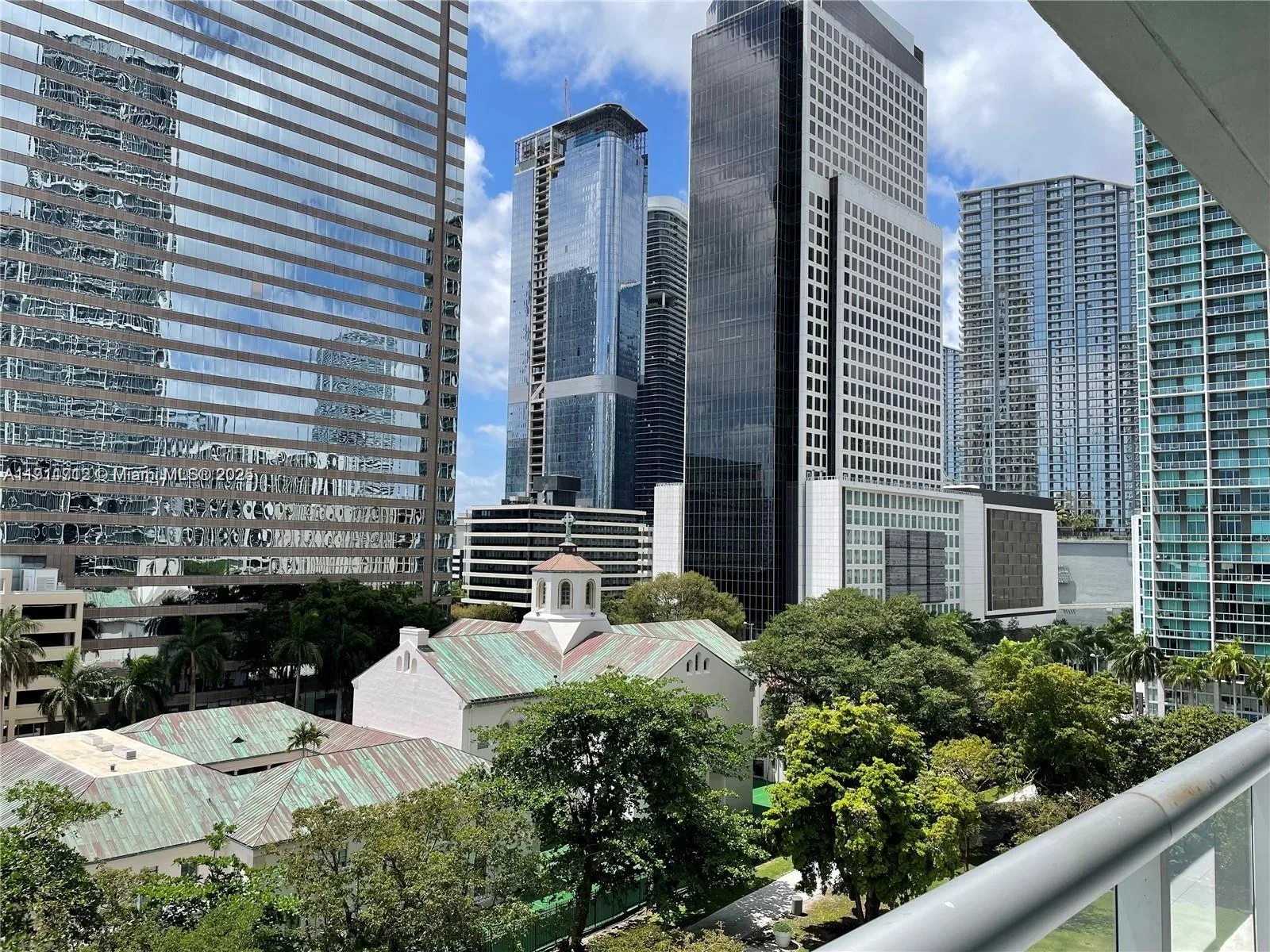 495 Brickell Ave # 909, Miami, FL 33131 photo 2