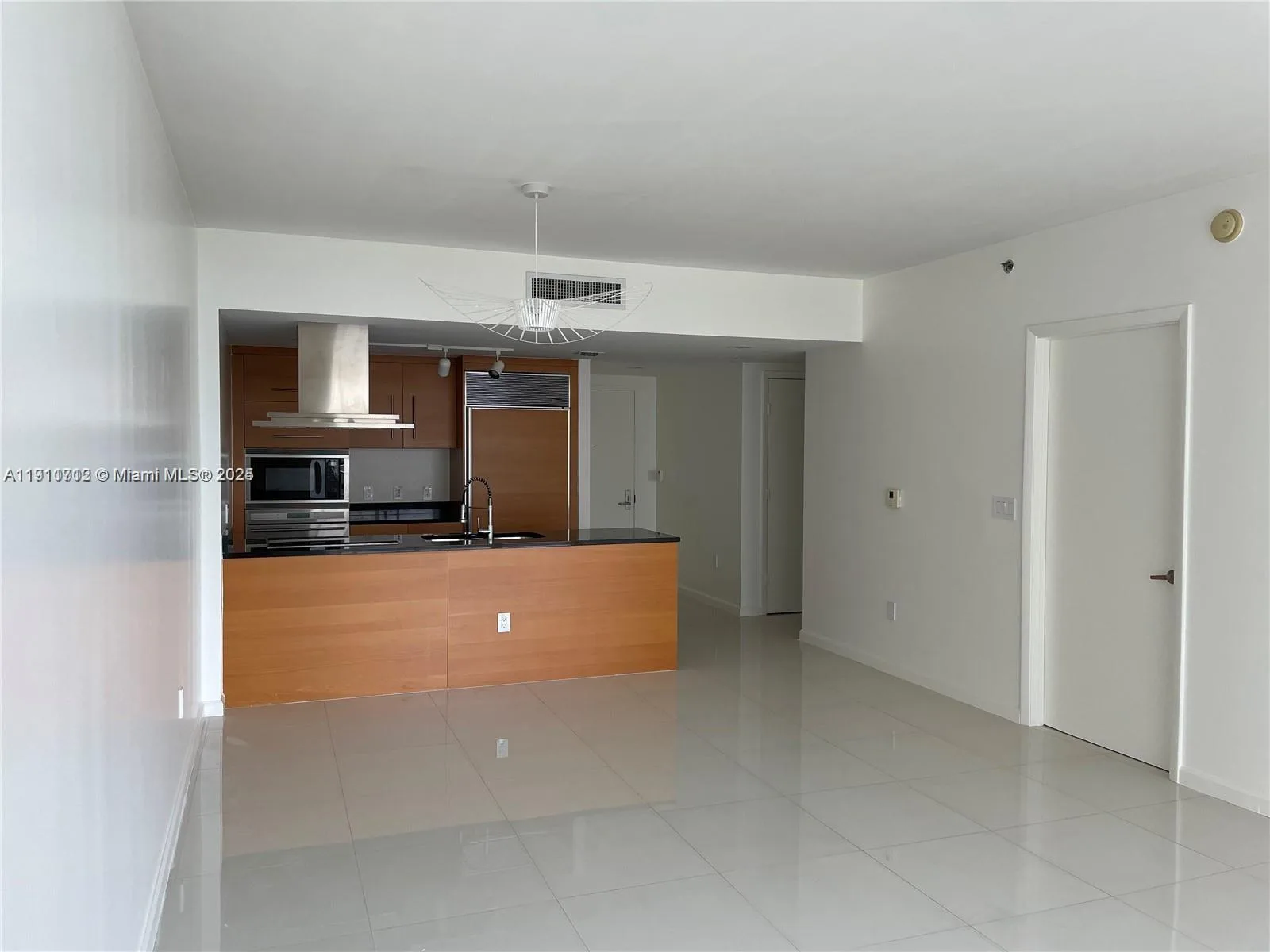 495 Brickell Ave # 909, Miami, FL 33131 photo 5