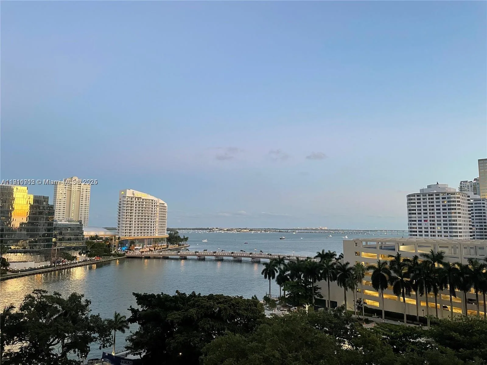 495 Brickell Ave # 909, Miami, FL 33131 photo 8