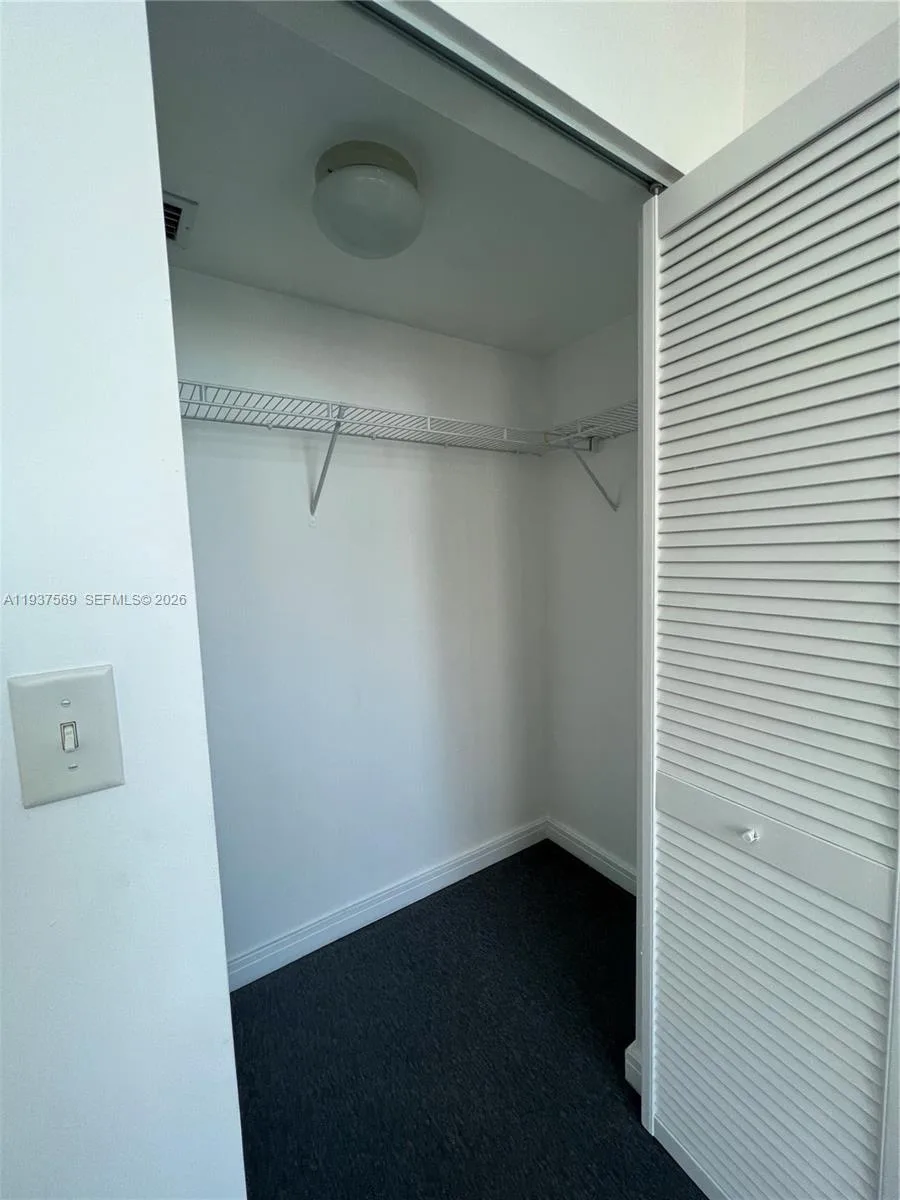 31 SE 5th St # 3308, Miami, FL 33131 photo 11