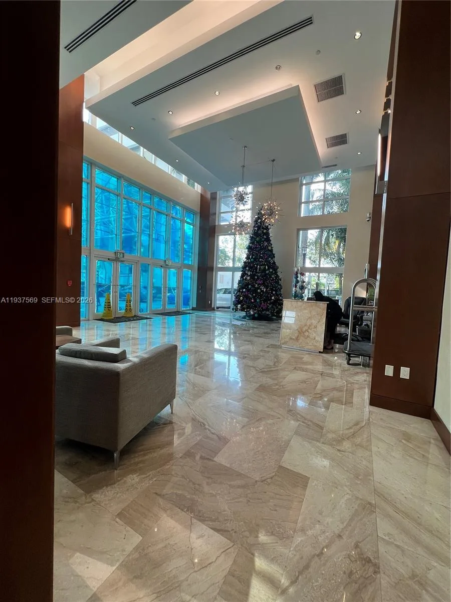 31 SE 5th St # 3308, Miami, FL 33131 photo 4