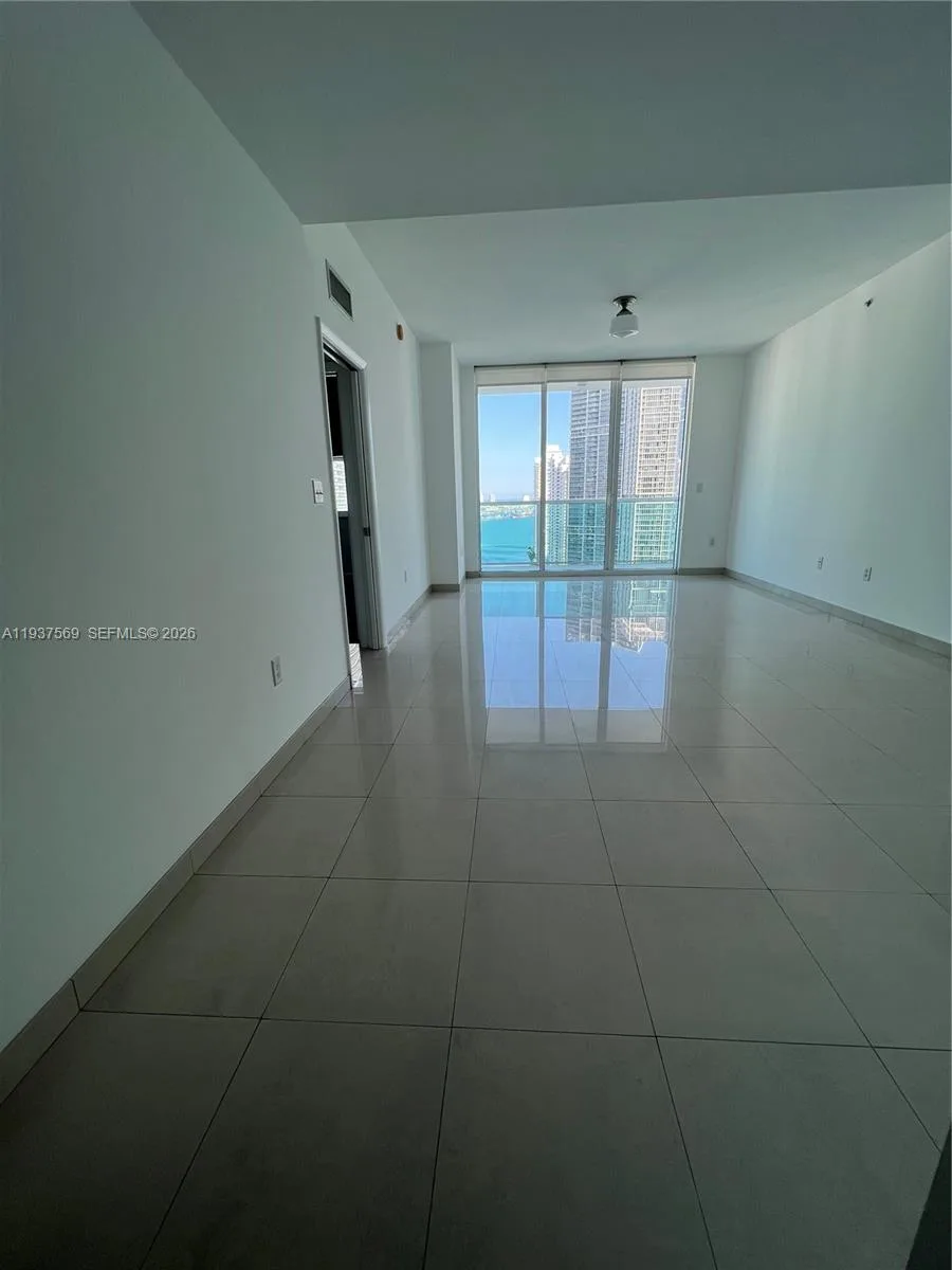 31 SE 5th St # 3308, Miami, FL 33131 photo 5