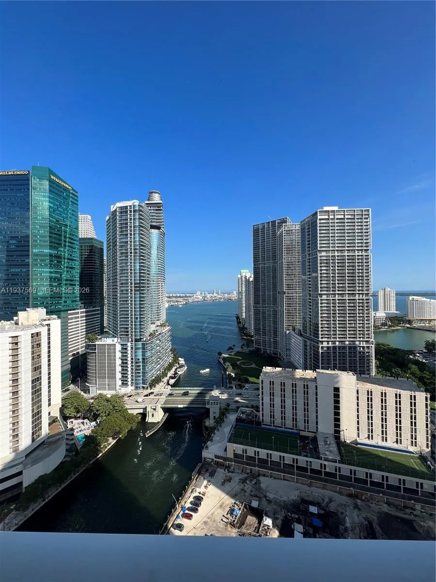 31 SE 5th St # 3308, Miami, FL 33131 photo 7
