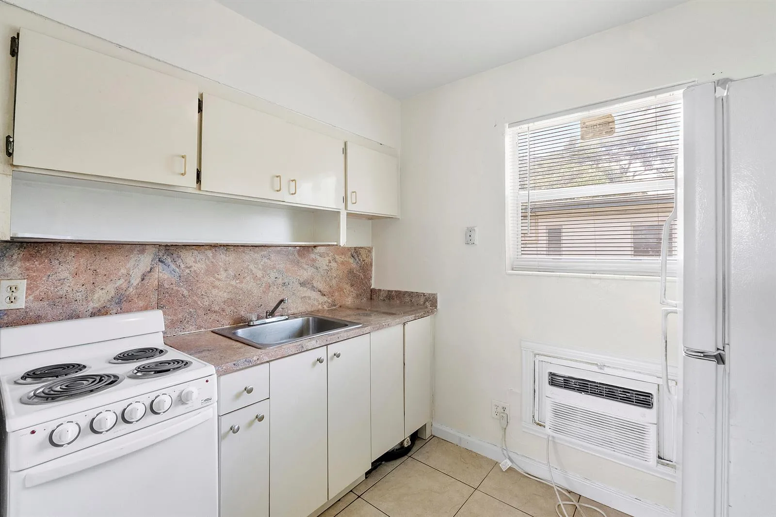 515 NE 150th Street # 3, Miami, FL 33161 photo 5