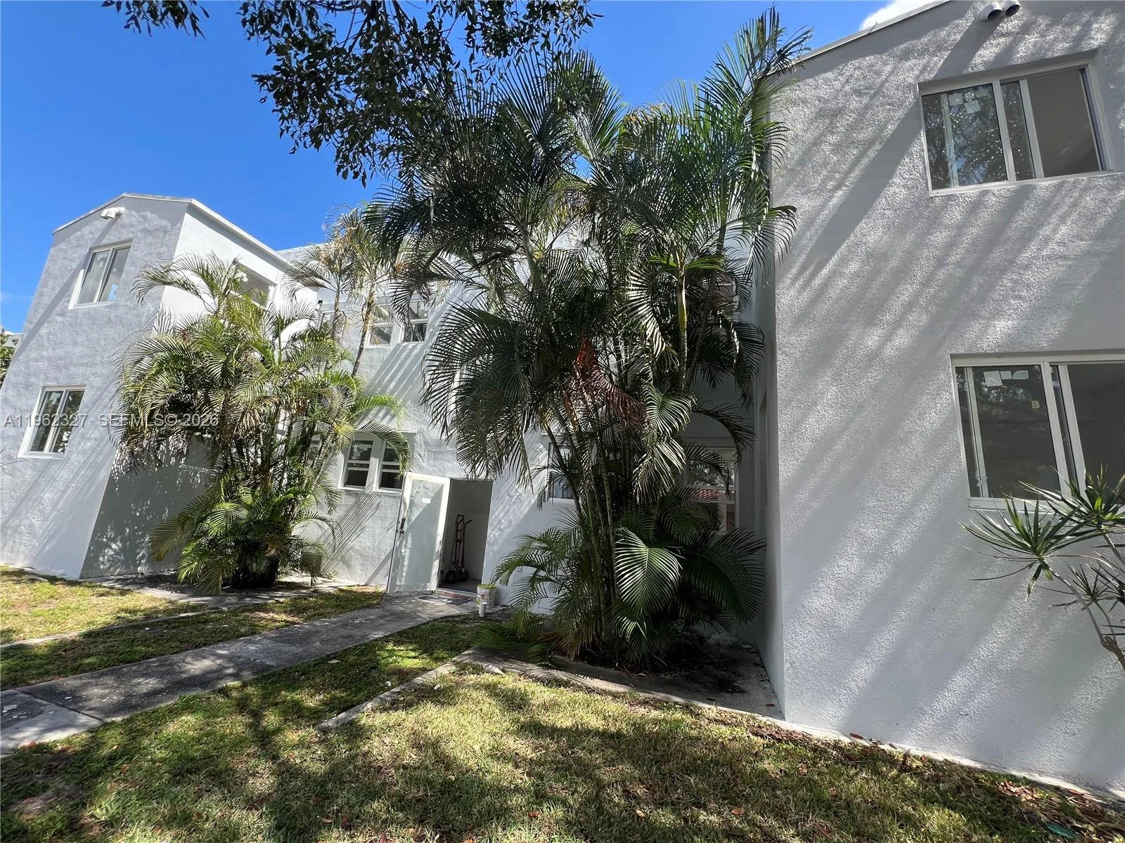 1015 S 17th Ave # 10, Hollywood, FL 33020 photo 2