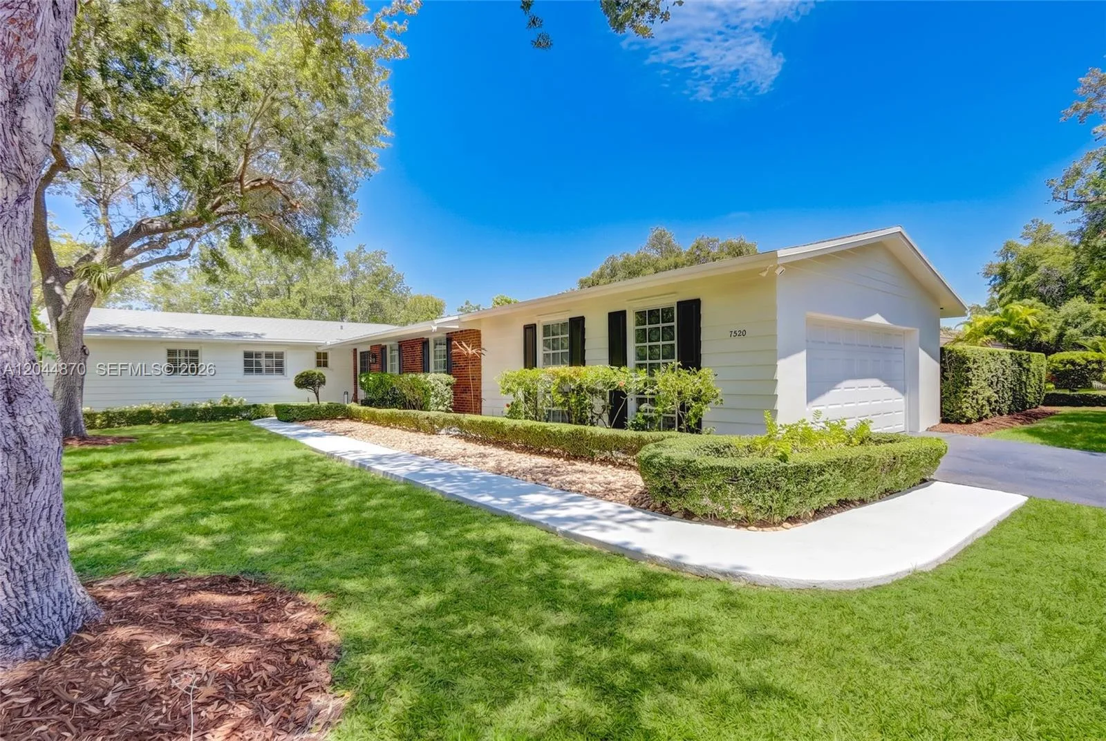 7520 SW 164th St, Palmetto Bay, FL 33157 photo 2
