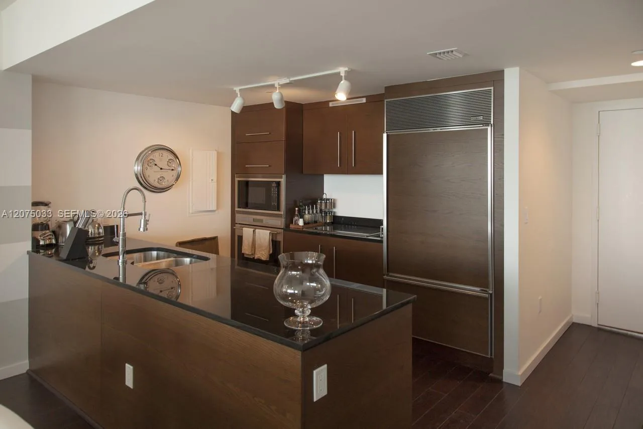 465 Brickell Ave # 4703, Miami, FL 33131 photo 10