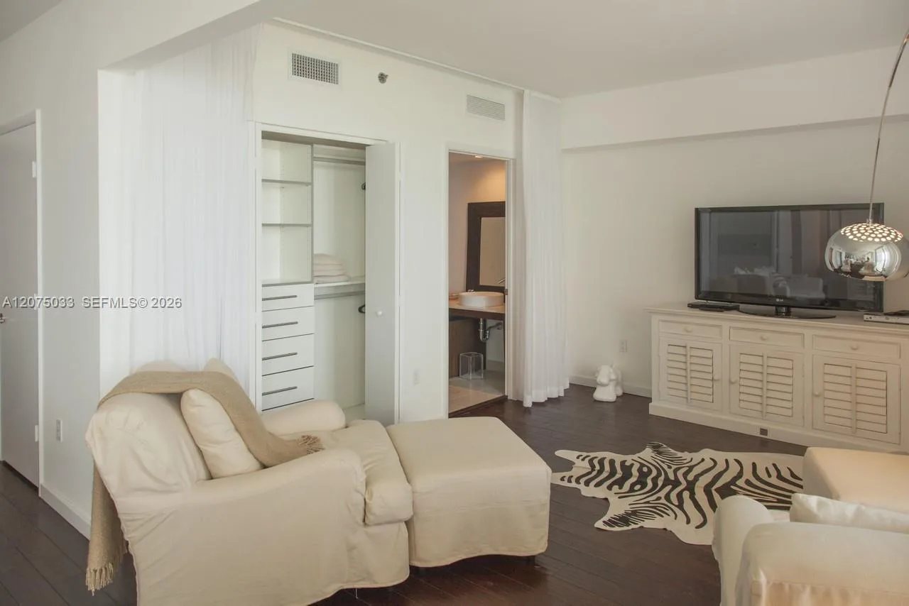 465 Brickell Ave # 4703, Miami, FL 33131 photo 8