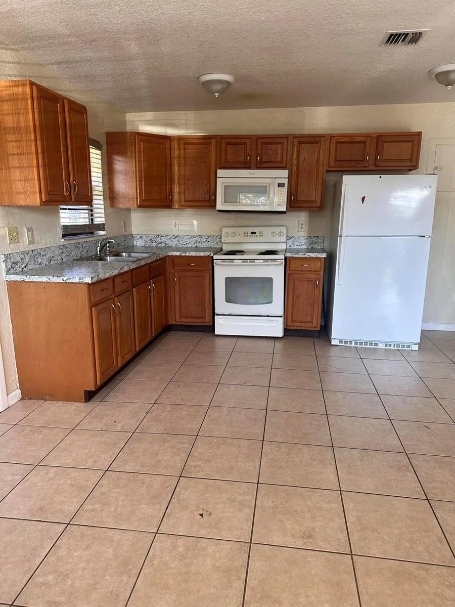 50 NW 8th Avenue # 1, Dania Beach, FL 33004