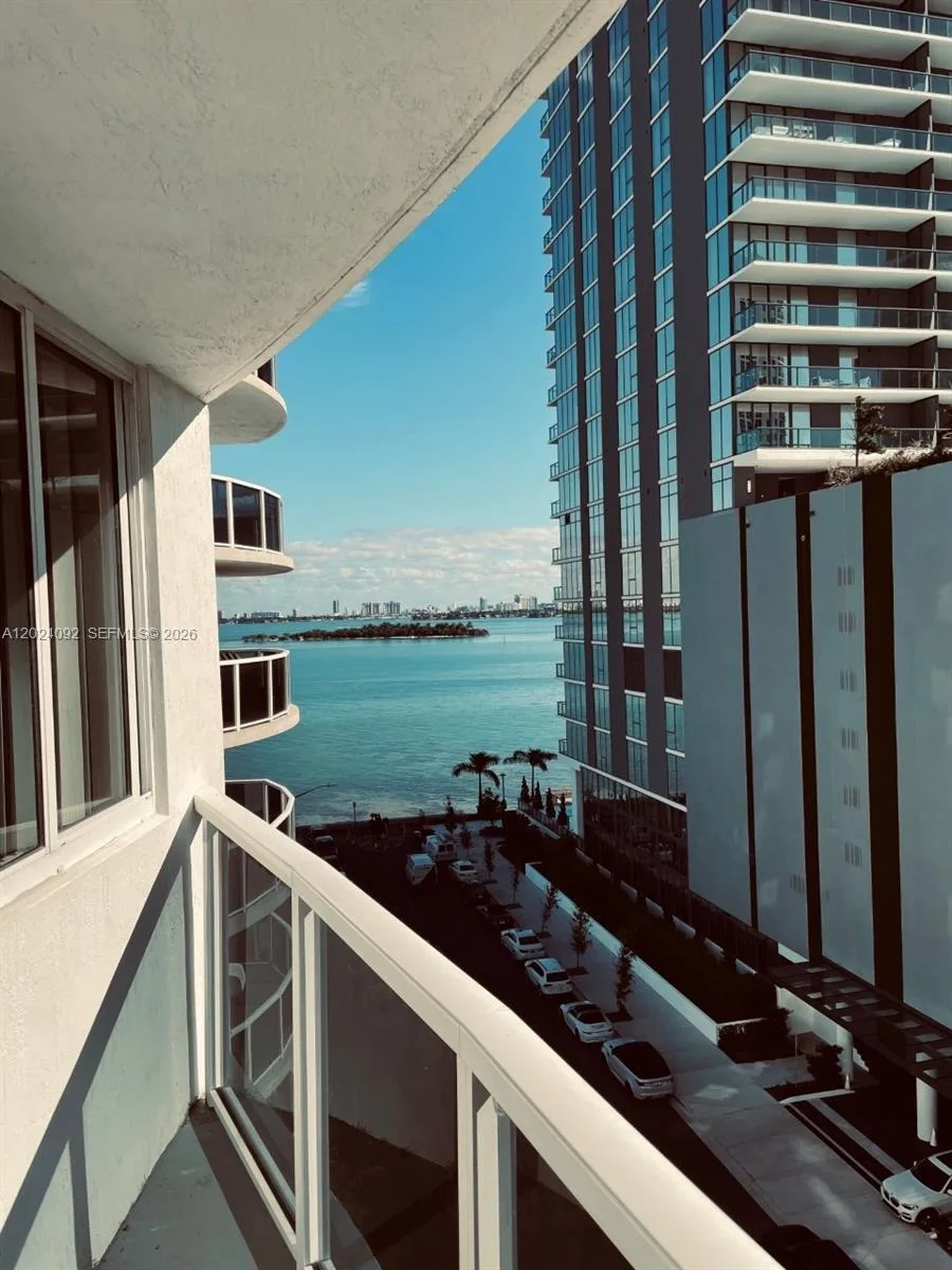 601 NE 23rd St # 804, Miami, FL 33137
