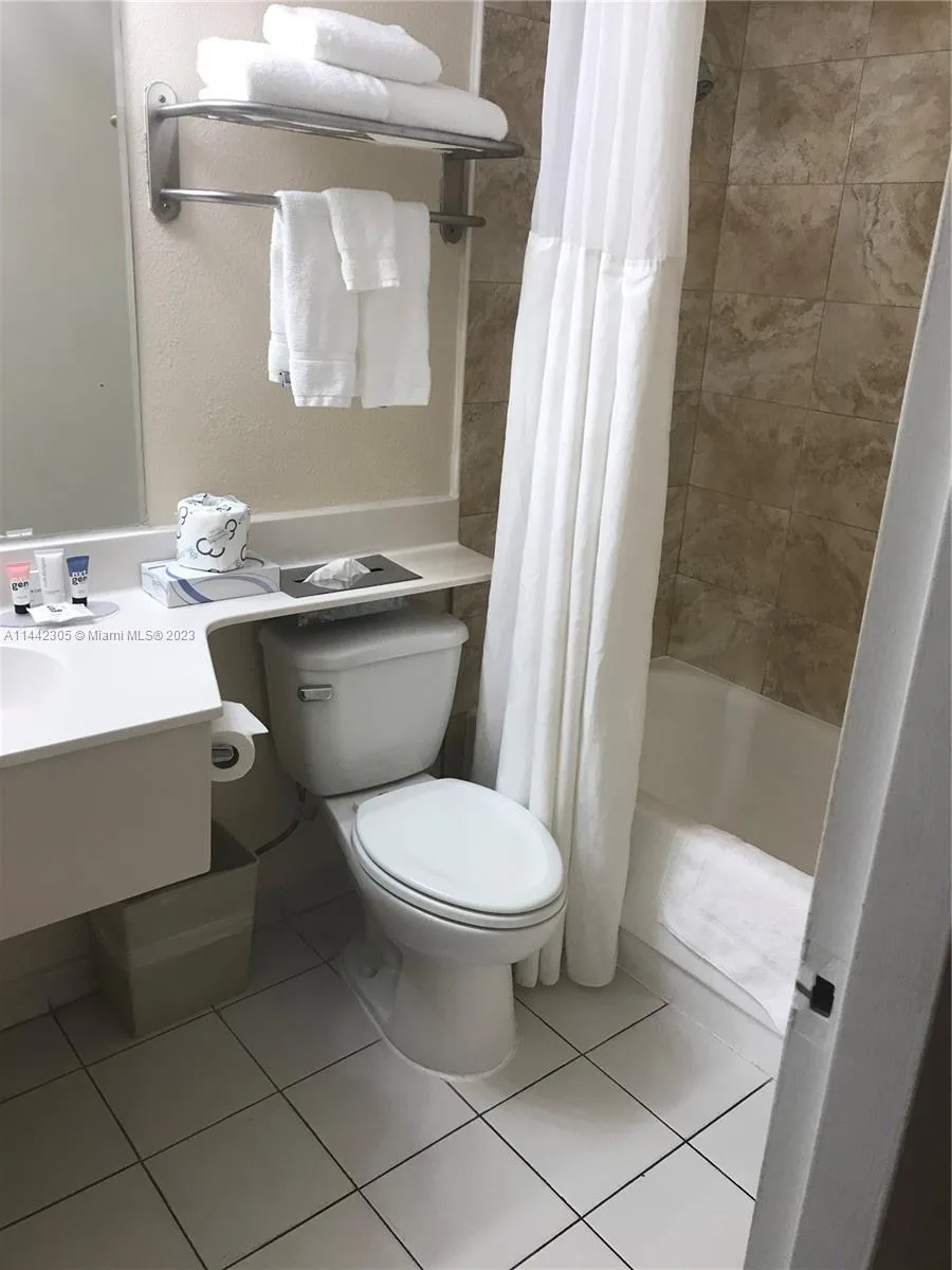 19201 Collins Ave # 637, Sunny Isles Beach, FL 33160 photo 11