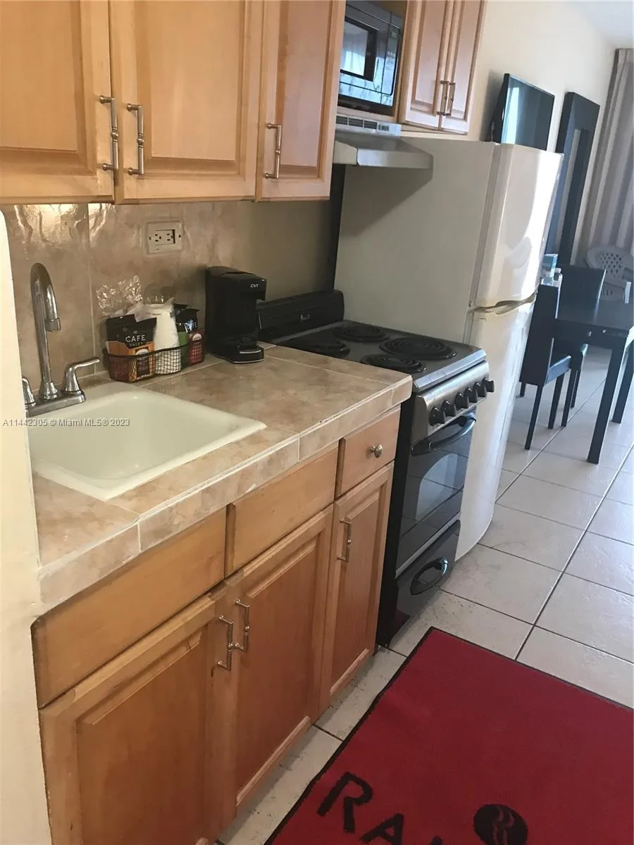 19201 Collins Ave # 637, Sunny Isles Beach, FL 33160 photo 9