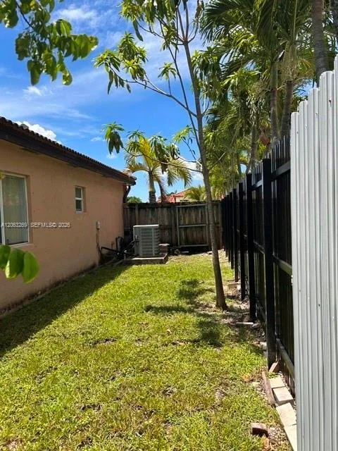 13273 SW 252nd Ln, Homestead, FL 33032 photo 2