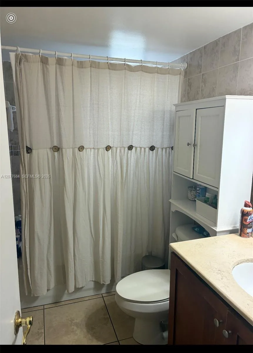 4550 NW 9th St # 821E, Miami, FL 33126