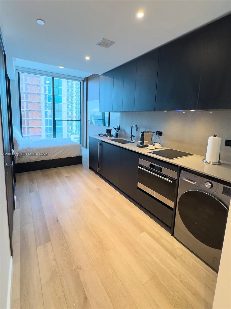 20 NE 11th St # 3006B, Miami, FL 33132 photo 4