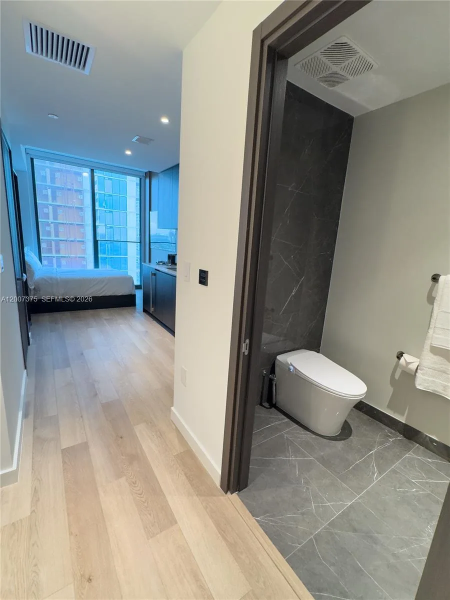 20 NE 11th St # 3006B, Miami, FL 33132 photo 9