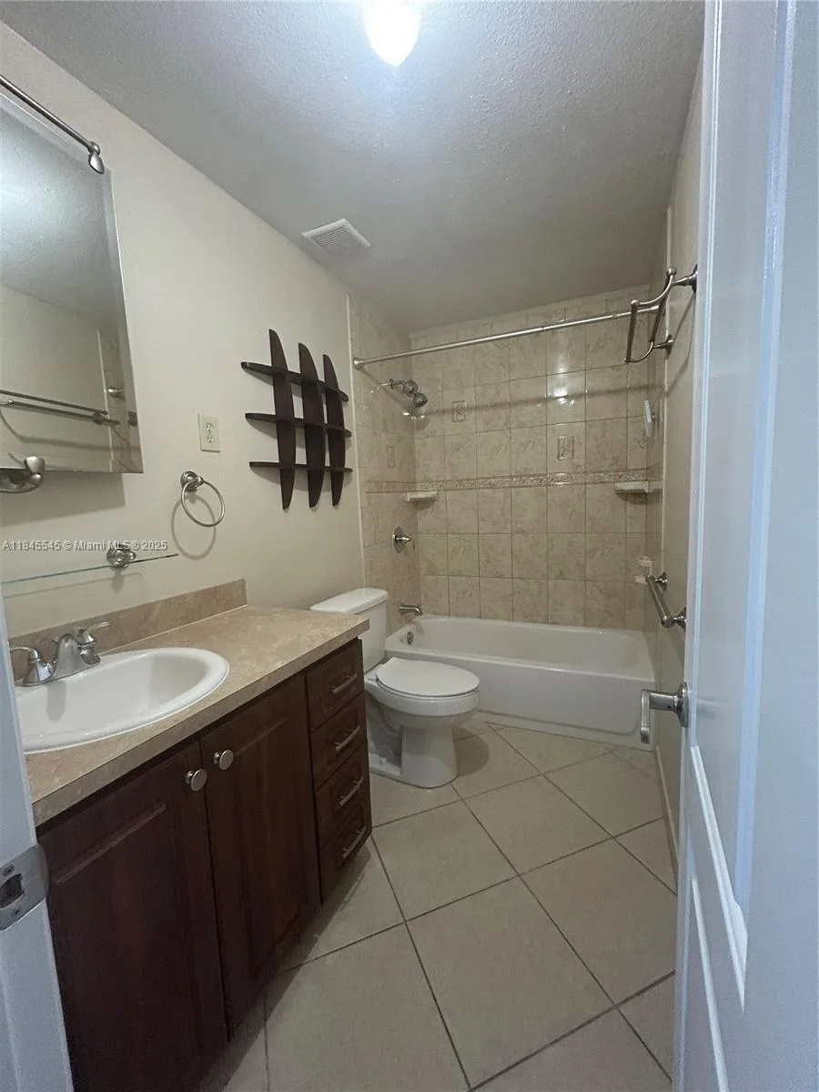 4617 Navarre Ave # C, Sebring, FL 33872 photo 4
