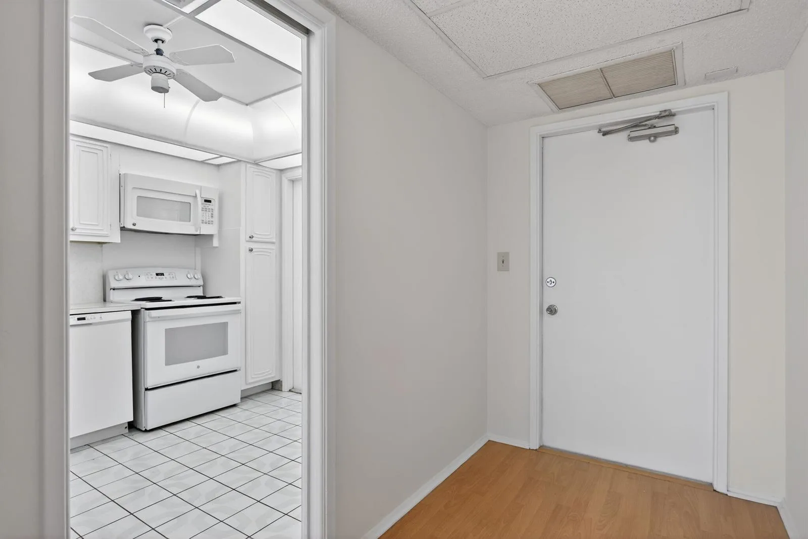 2651 S Palm Aire Drive # 302, Pompano Beach, FL 33069 photo 2
