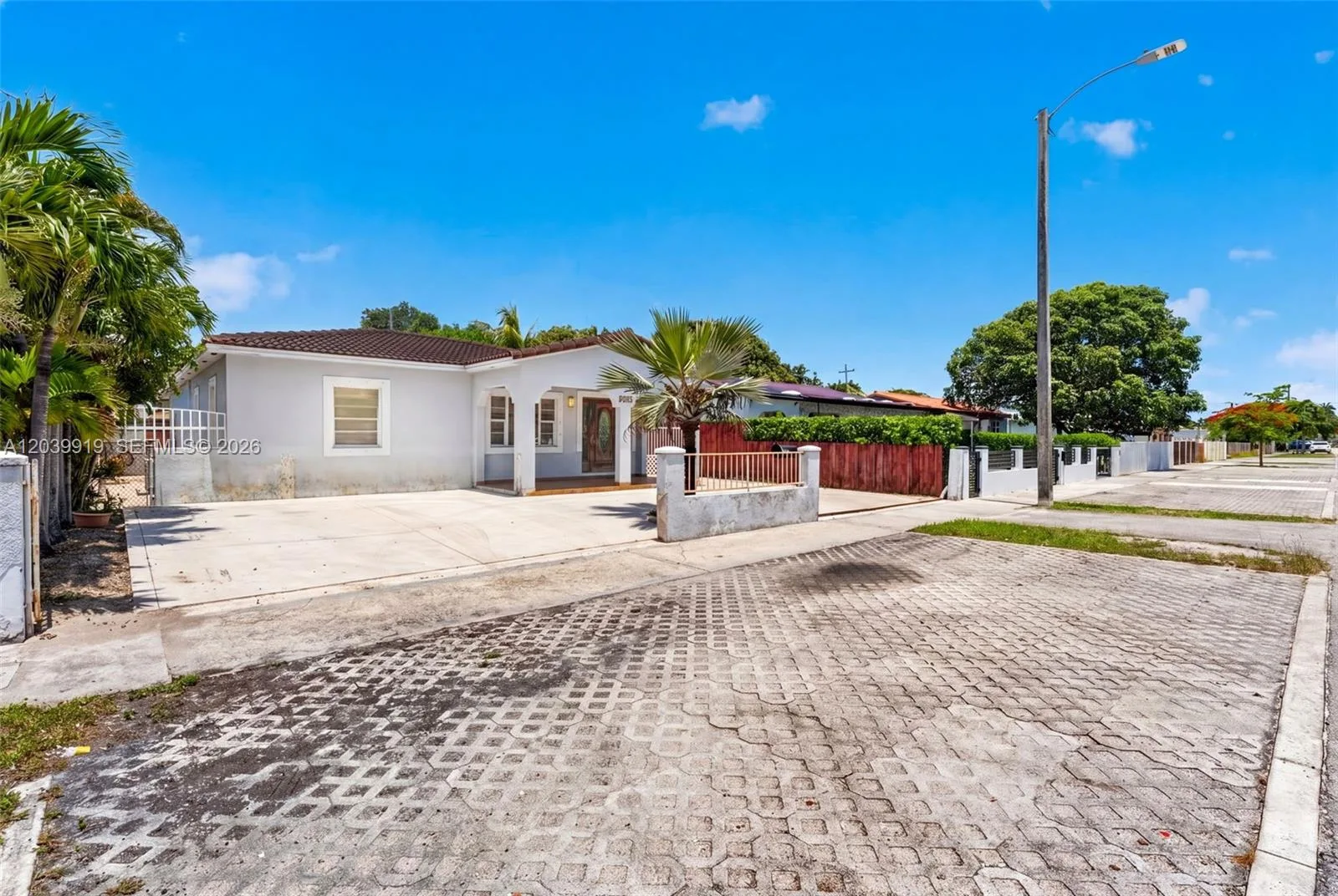 920 NW 35th Ave, Miami, FL 33125 photo 2