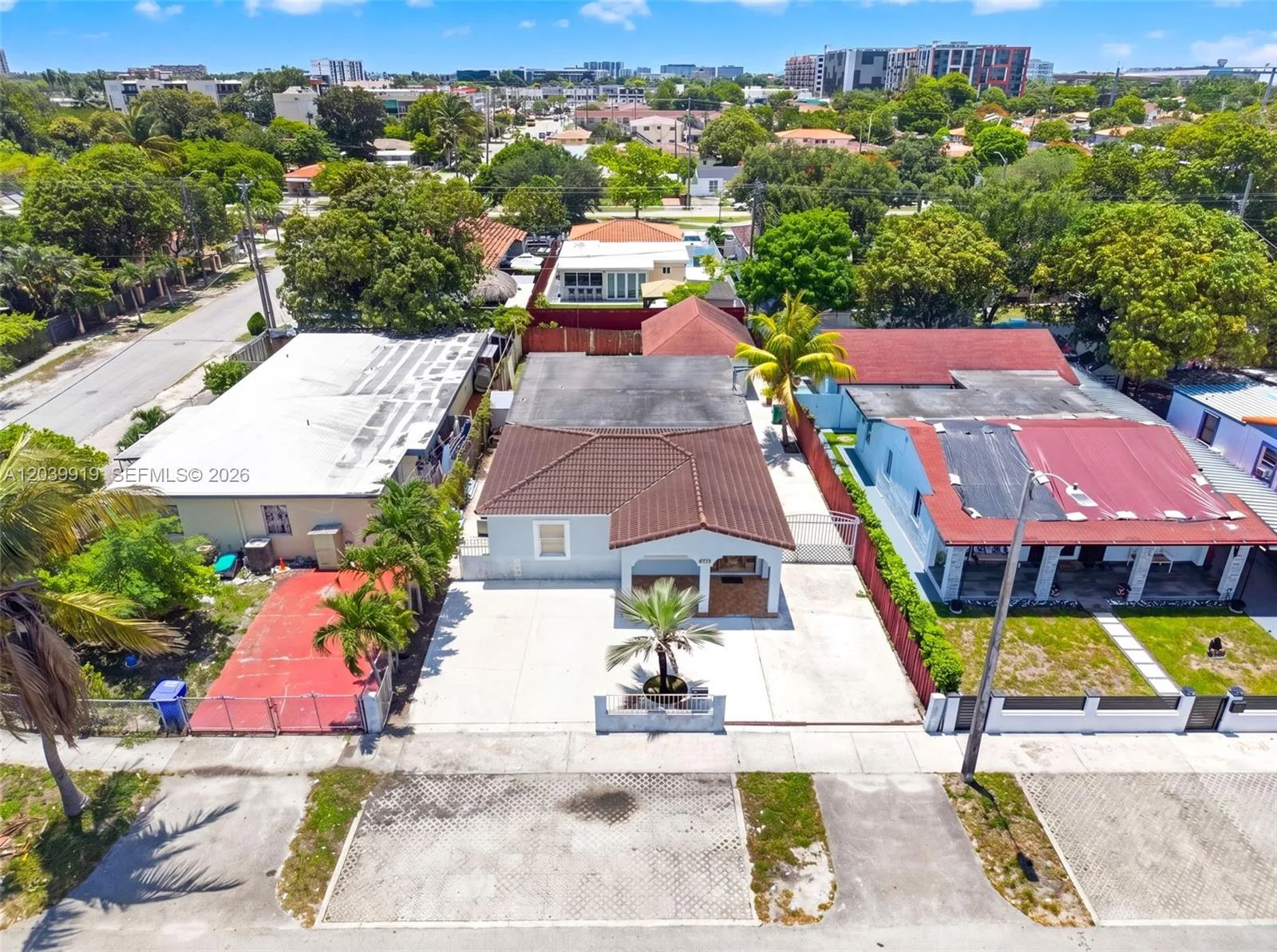 920 NW 35th Ave, Miami, FL 33125 photo 4