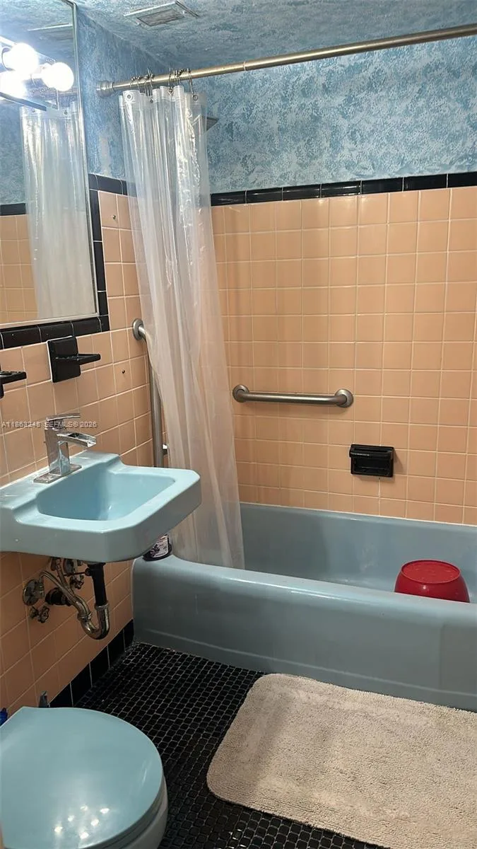 6484 Indian Creek Drive # 320, Miami Beach, FL 33141 photo 6