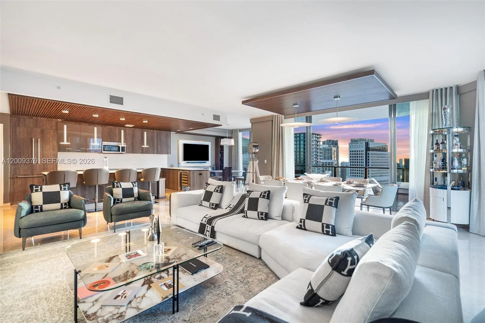 88 SW 7th St # 3801, Miami, FL 33130