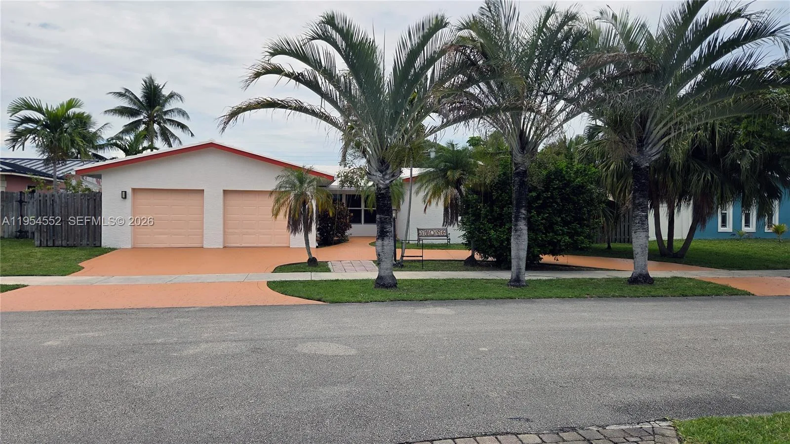 1245 Coral Ln, Hollywood, FL 33019 photo 4