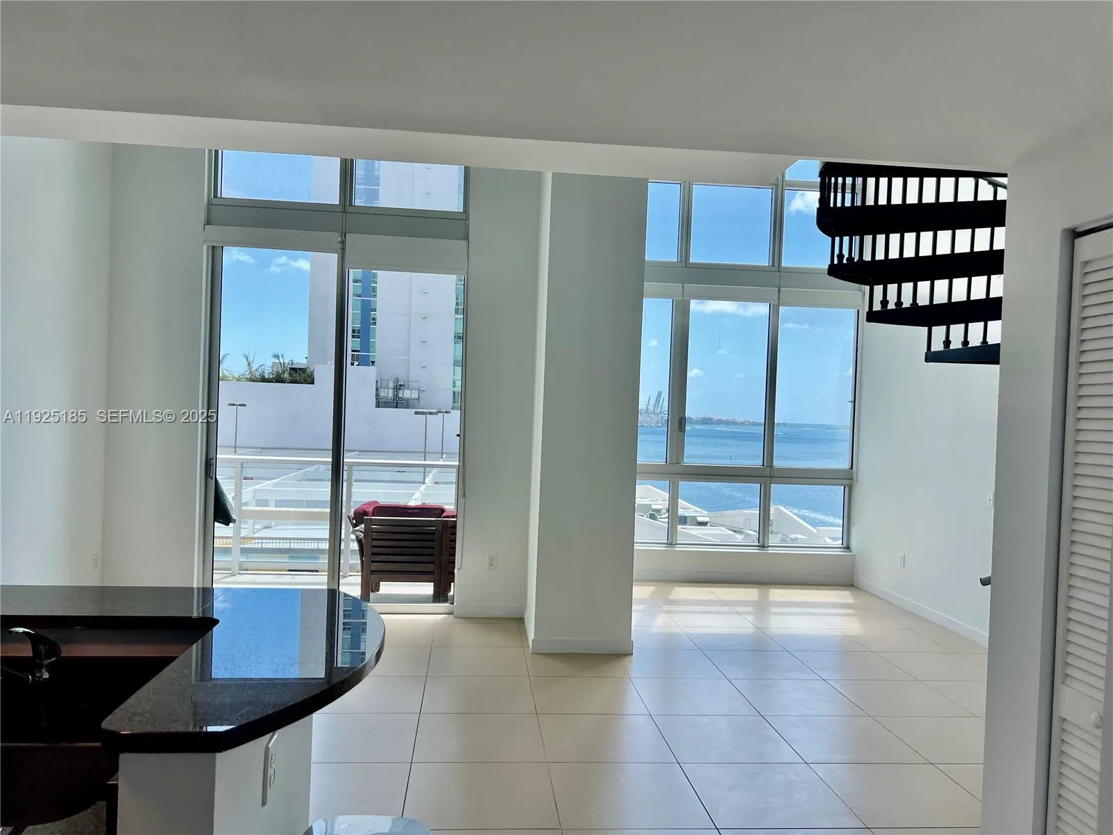 300 S Biscayne Blvd # Loft 1028, Miami, FL 33131